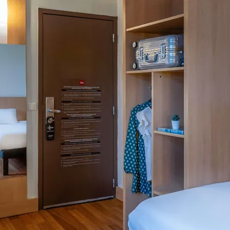 Ibis Meridiana Hotel 2*